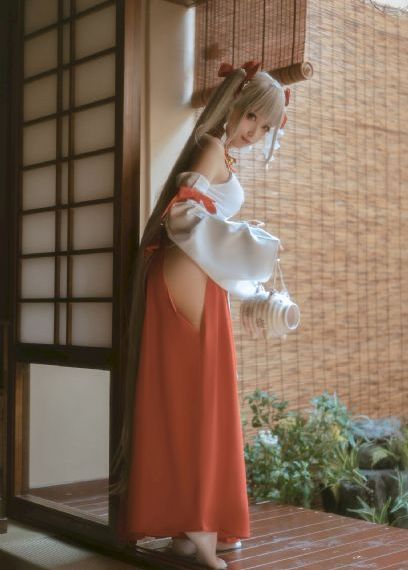 美女直播露全身免费看_超清完整在线观看