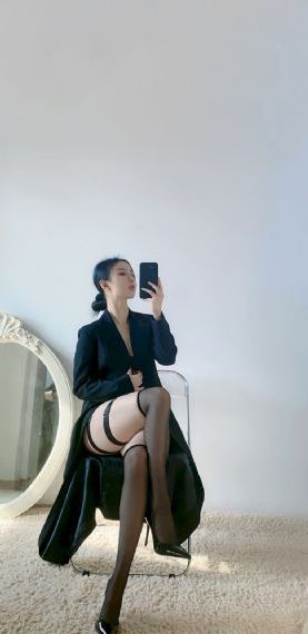 欧美又黄又裸乳的视频_1080免费全集观看