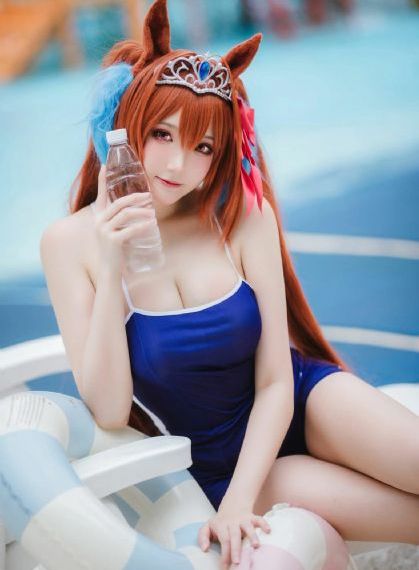 丝袜美女喷水_4K高清免费观看