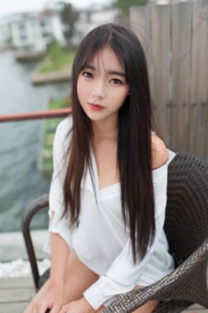 热久久最新视频_十万网红美女美酱